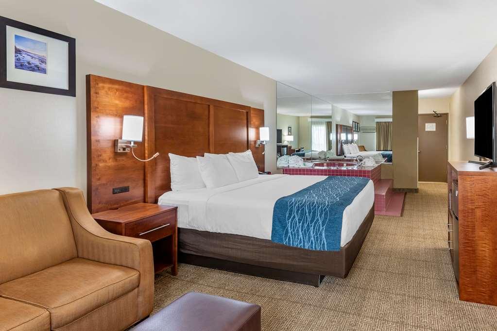 Comfort Inn Escondido San Diego North County Room photo