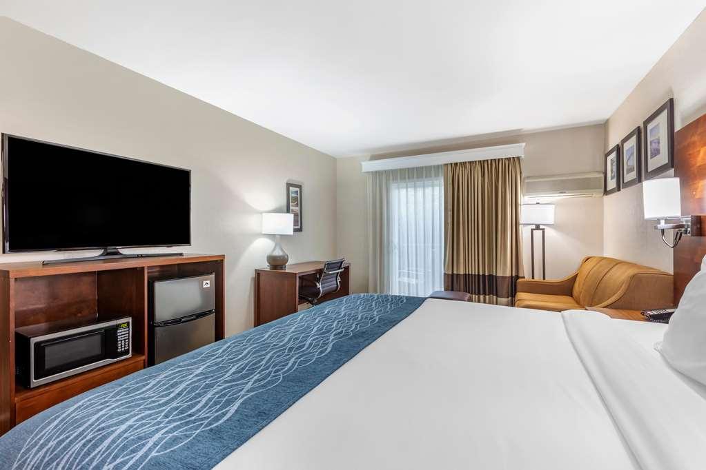 Comfort Inn Escondido San Diego North County Room photo